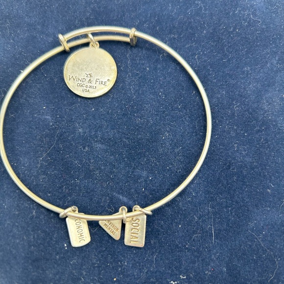 Beautiful Bracelet - Picture 2 of 3